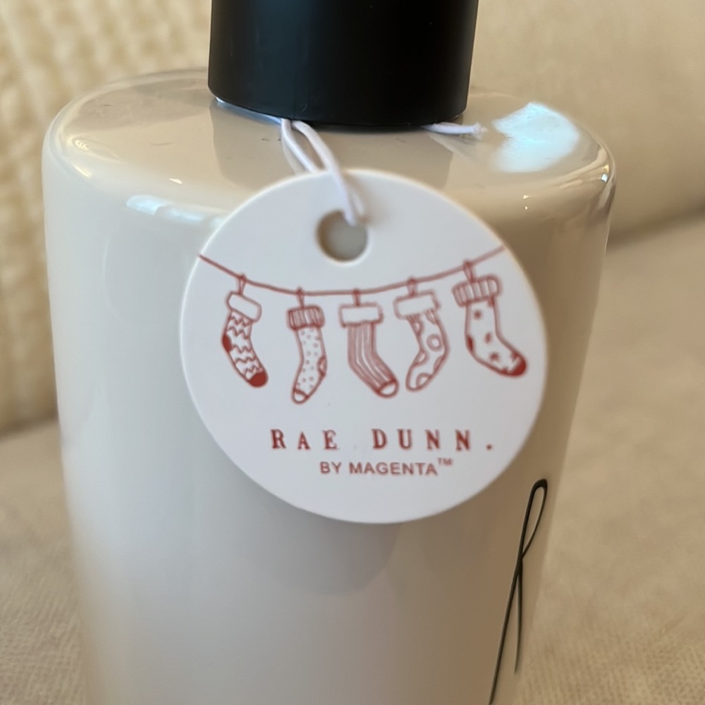 Rae Dunn Artisan Collection ‘Elf’ Bathroom Set Soap Pump Dispenser and Cup Set - Picture 8 of 9